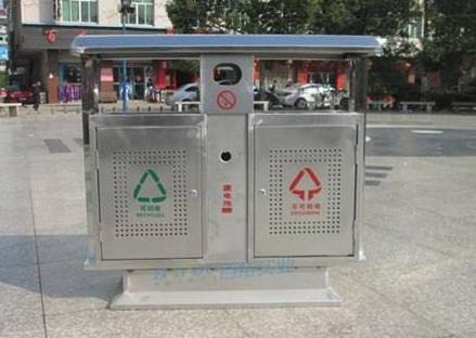 我們在設計戶外垃圾桶時遵循的標準