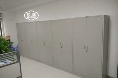 南京某客戶定制對(duì)開門鐵皮垃圾桶